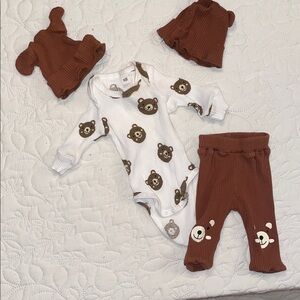 Adorable Bear Print Baby One Piece Set